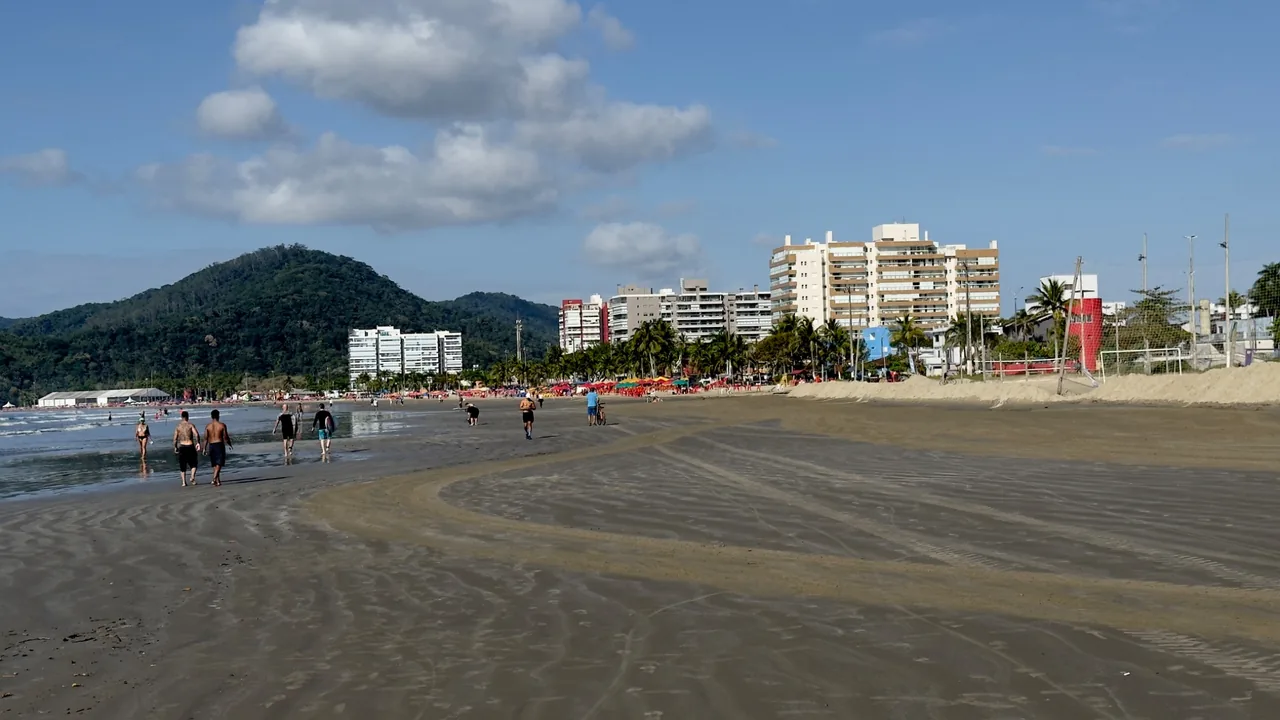 02-praia-enseada-bertioga-orla-urbana
